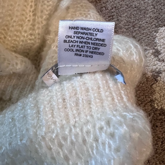 ⭐️New York & Company ⭐️ scarf ⭐️ - Picture 6 of 6